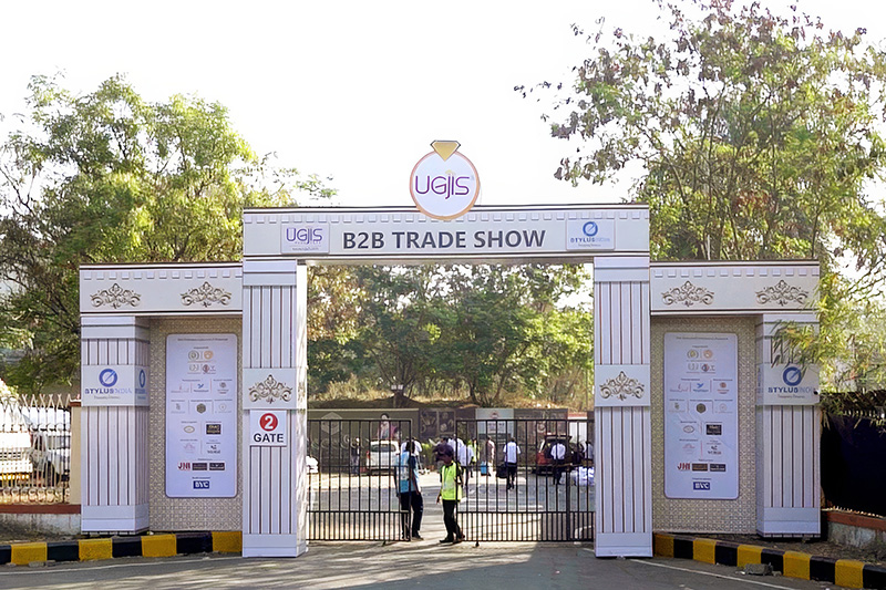 modern exhibition center exterior, large convention hall building, professional architecture photography, daytime